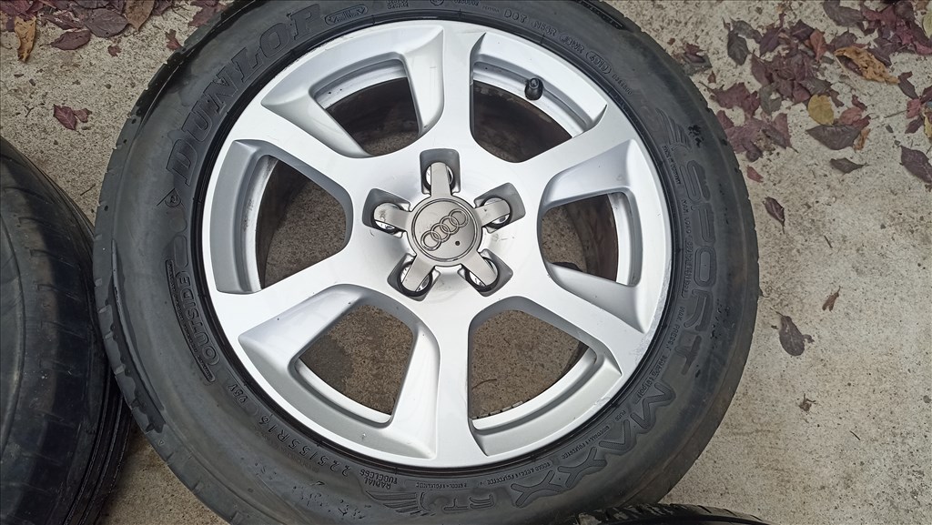  5x112 r 16" (gyári felni) magnézium felni, rajta kopott gumi  5. kép