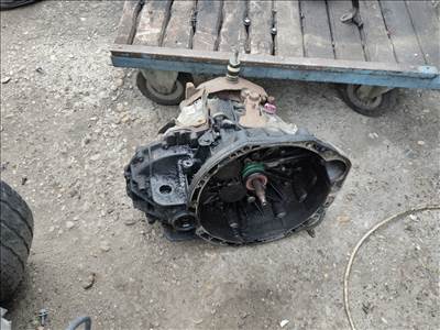 Renault Trafic II váltó  pf6010