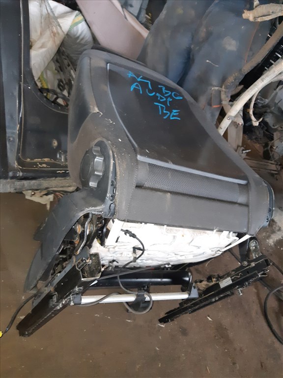 Audi A4 B6 Bal Elsõ Ülés 2. kép