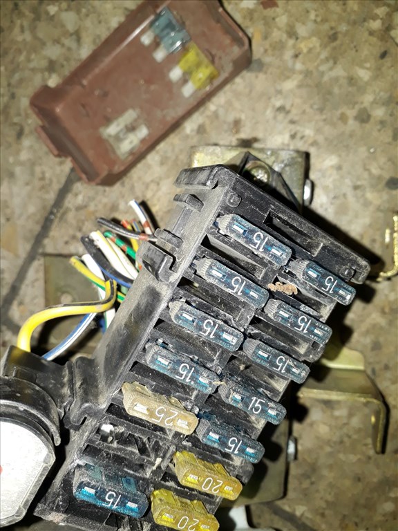 Suzuki Vitara Biztosítéktábla / Relé Tábla 2. kép