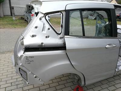 Ford B-max jobb hátsó negyed