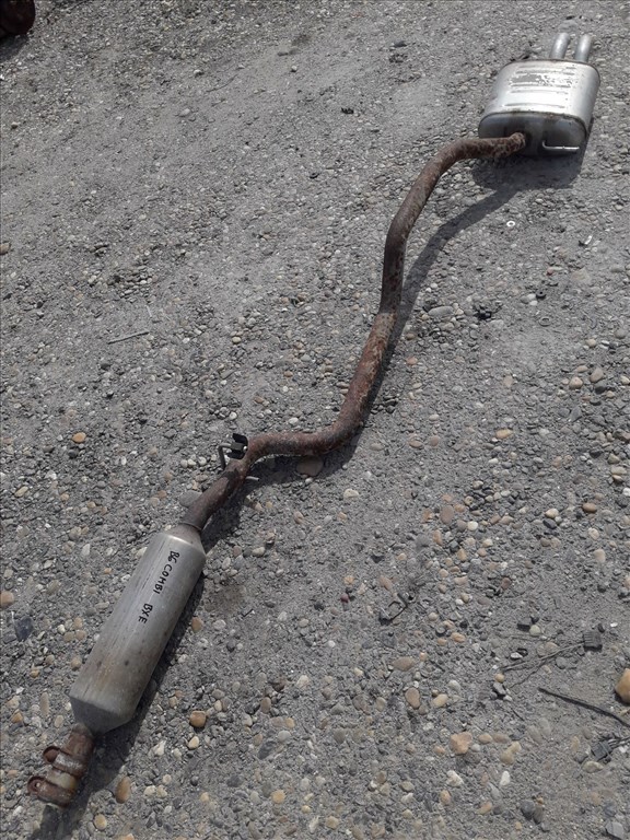 Volkswagen Passat B6 Kipufogó 3C0 253 611 C 1. kép