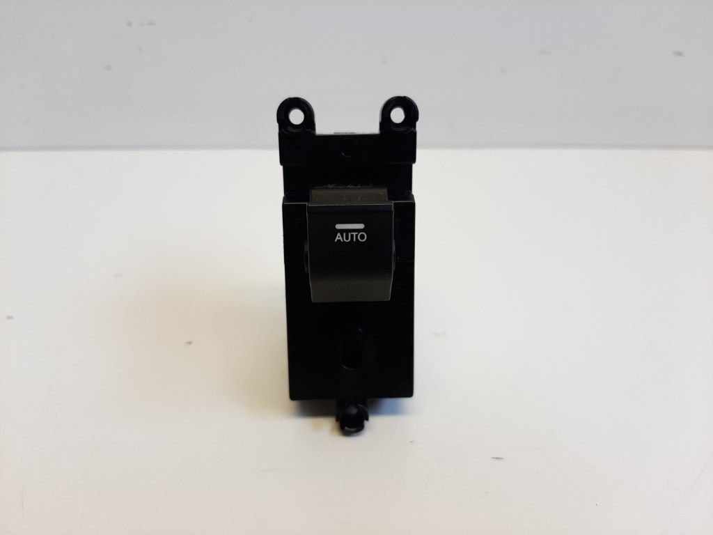 Hyundai I 40 jobb hátsó ablakemelõ kapcsoló 395803Z050 1. kép