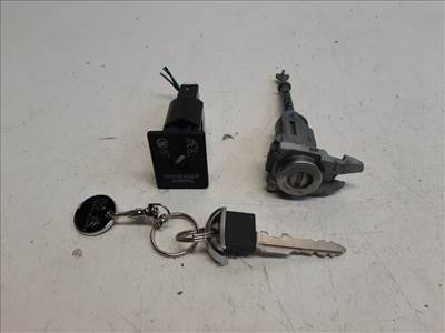 Mazda CX-3 bal első ajtózár