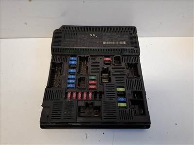 Nissan Navara (D23) biztosítéktábla motortér 284B75JK1C