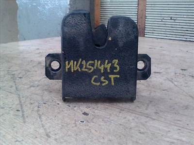 VOLKSWAGEN golf iv. csomagtér ajtó zárszerkezet