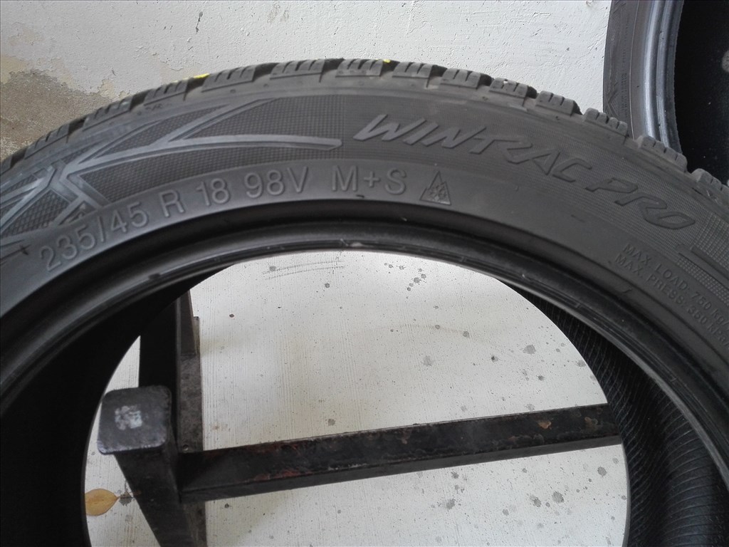 235/45R18 Vredestein téli gumi garnitúra 235/45 r18 5. kép