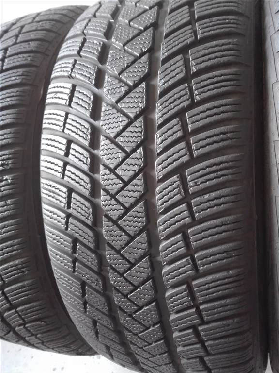 235/45R18 Vredestein téli gumi garnitúra 235/45 r18 3. kép