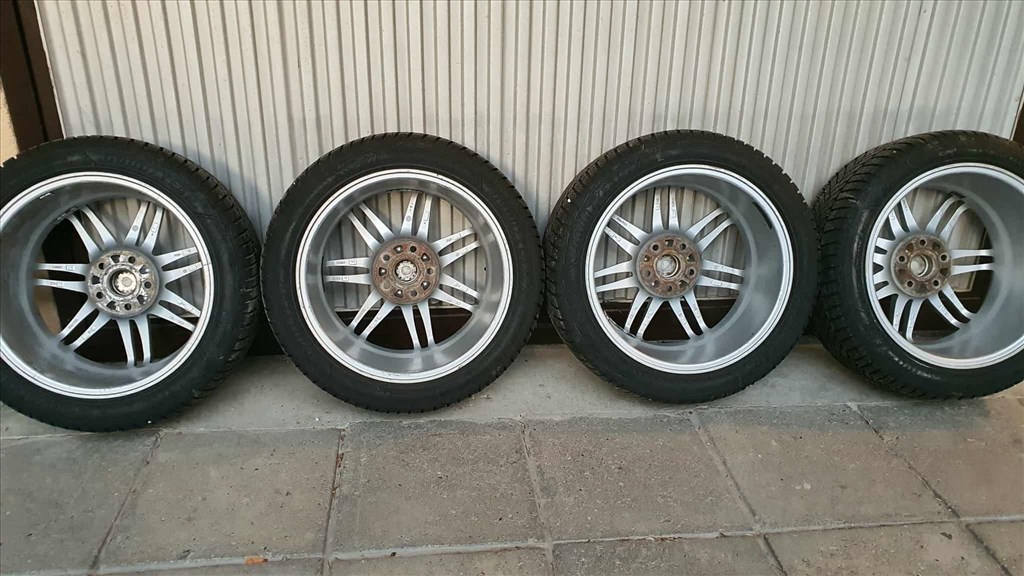  5x112 lyukosztású 17" használt alufelni, rajta 225/45 újszerű Goodyear téli gumi gumi  5. kép