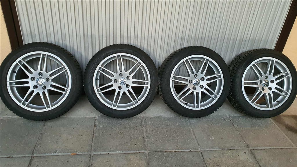  5x112 lyukosztású 17" használt alufelni, rajta 225/45 újszerű Goodyear téli gumi gumi  2. kép