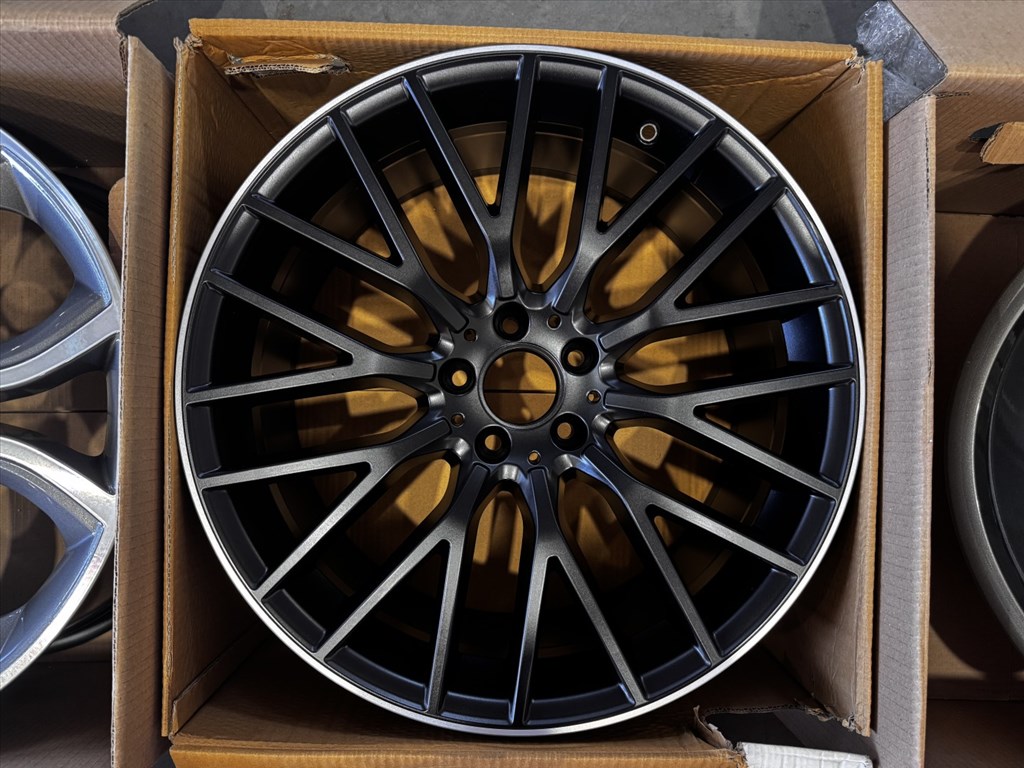 R20 Original Mercedes 9J ET34 - A2234013800 / A223 401 3800 1db felni alufelni 1. kép