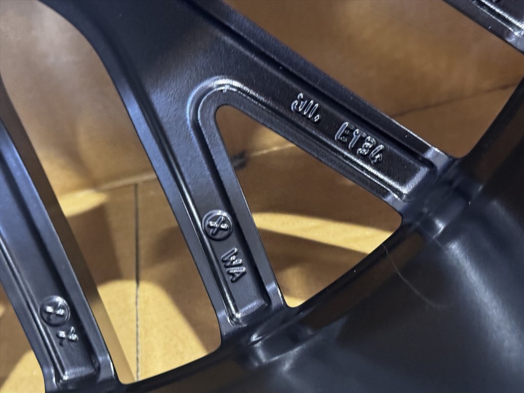 R20 Original Mercedes 9J ET34 - A2234013800 / A223 401 3800 1db felni alufelni 2. kép