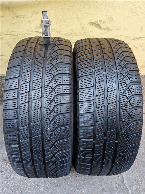  245/4019" újszerű Pirelli téli gumi gumi 2. kép