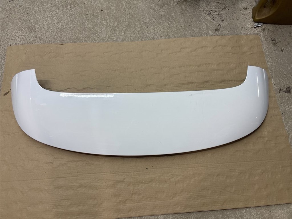 Opel Astra K Tourer Hátsó Szárny Légterelő Y40R 9505 ,  39117564 1. kép