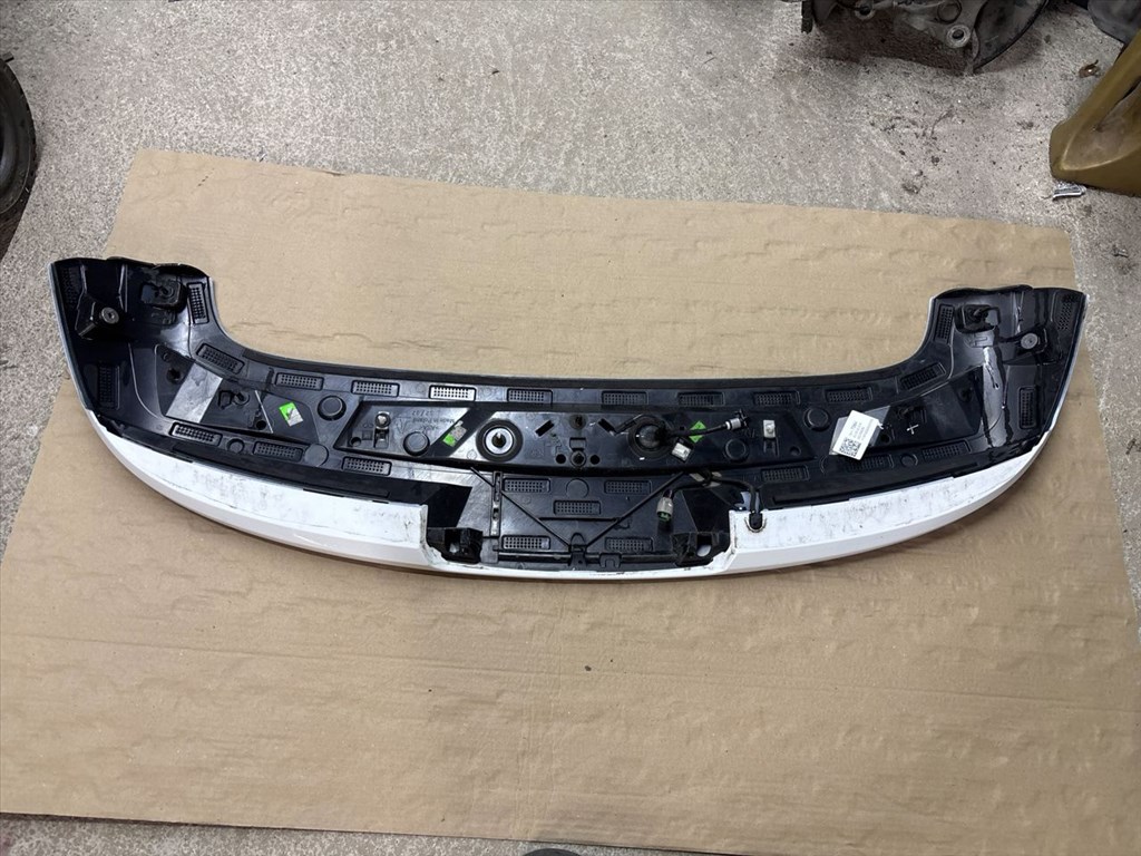 Opel Astra K Tourer Hátsó Szárny Légterelő Y40R 9505 ,  39117564 2. kép