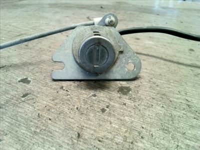 CHEVROLET KALOS Csomagtérajtó dugózár