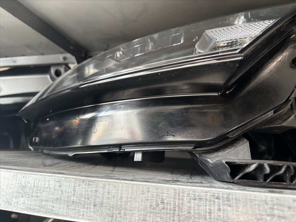 Skoda Octavia IV (5E3) jobb led fényszóró  5e4941016 2. kép