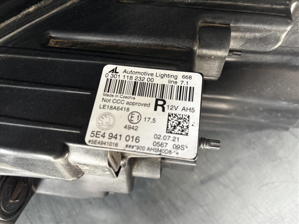 Skoda Octavia IV (5E3) jobb led fényszóró  5e4941016 4. kép