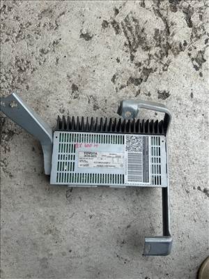 Lexus RX (XU30) 400h Végfok erősitő