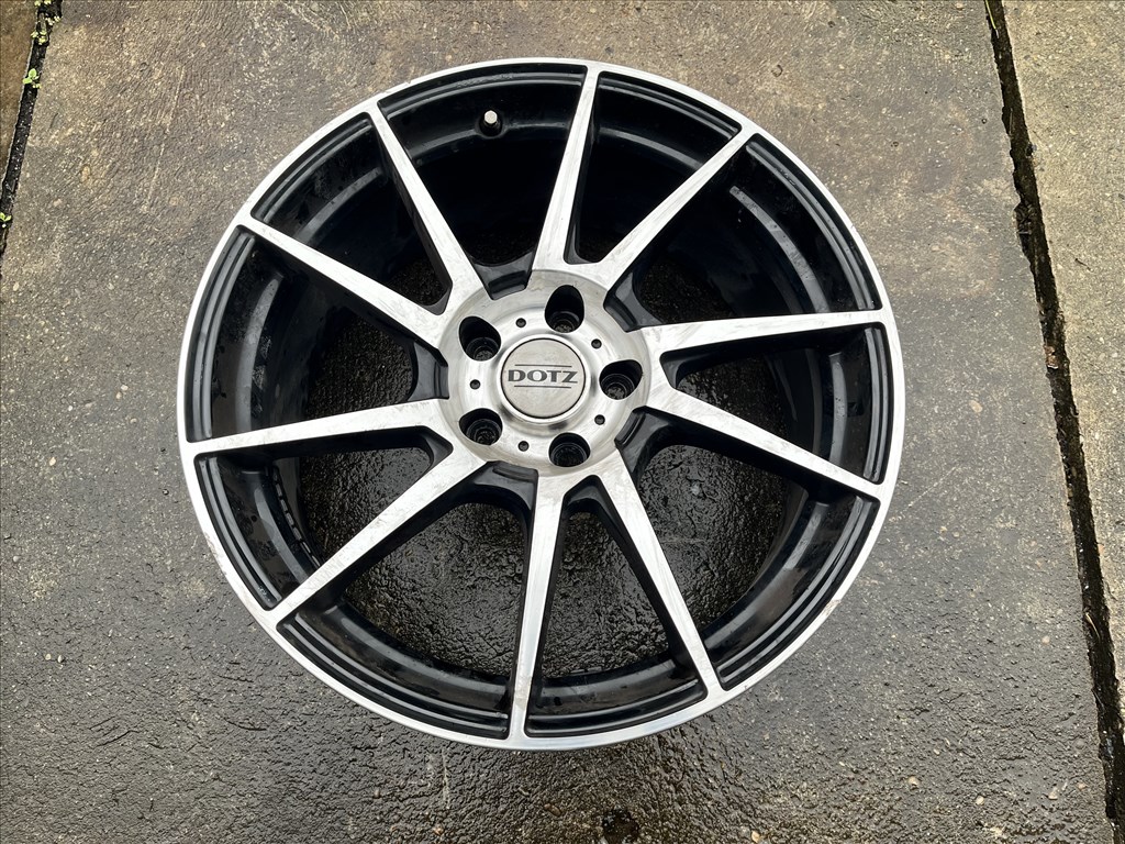  5x110 lyukosztású 8JJ 18" használt Dotz alufelni 4. kép