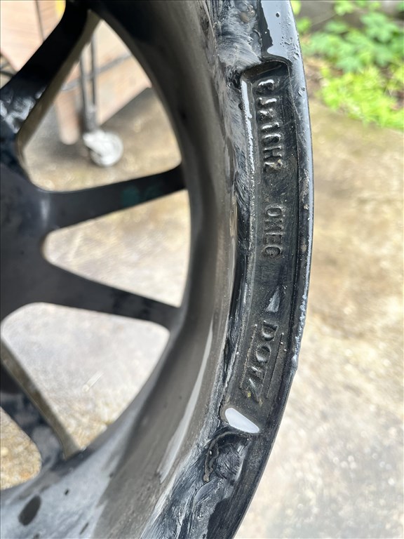  5x110 lyukosztású 8JJ 18" használt Dotz alufelni 6. kép