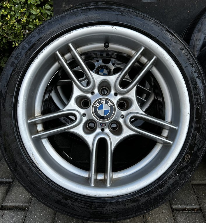  5x120 lyukosztású 17" használt (gyári felni) alufelni, rajta 235/45 használt nyári gumi gumi  4. kép