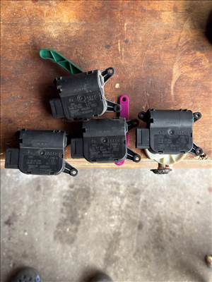 Audi A4 (B6/B7) 2.0 TDI fűtés állító motor 