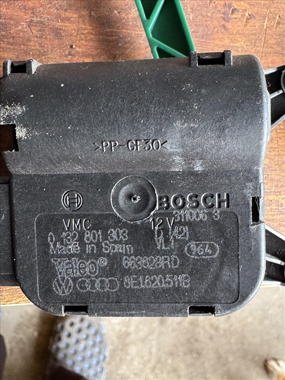 Audi A4 (B6/B7) 2.0 TDI fűtés állító motor  3. kép