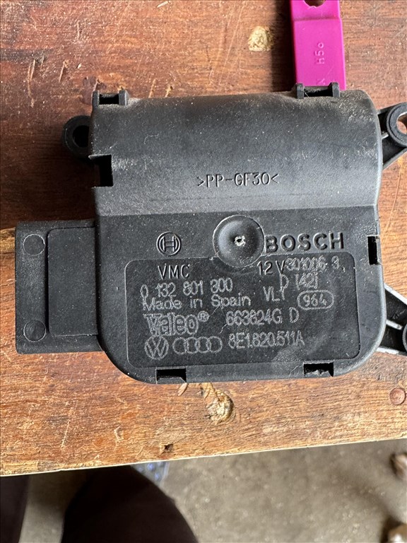 Audi A4 (B6/B7) 2.0 TDI fűtés állító motor  4. kép