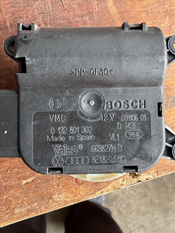 Audi A4 (B6/B7) 2.0 TDI fűtés állító motor  5. kép