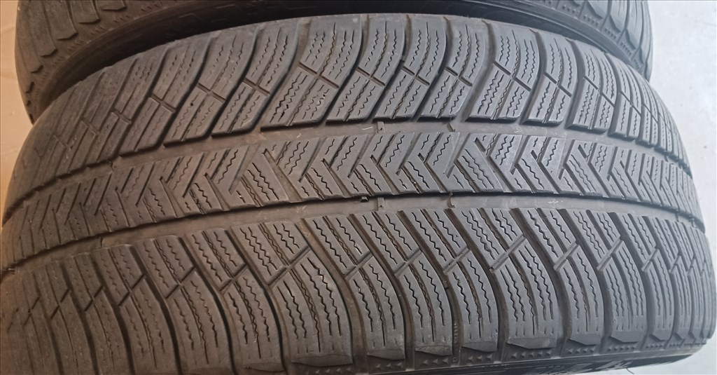  Michelin Pilot Alpin 255/45 R19 téli gumik 2db.6mm 1. kép