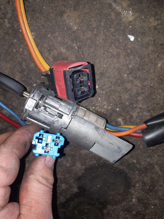 Peugeot Partner 02-08 Gyújtáskapcsoló 2. kép