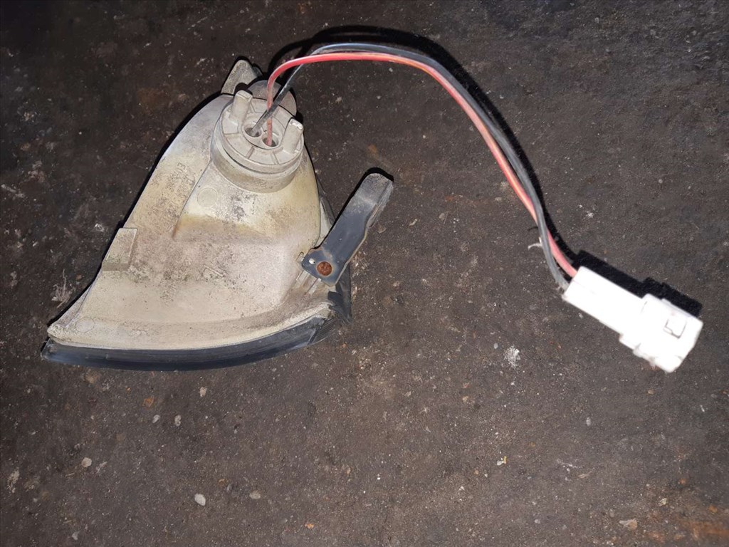 Suzuki Swift II 92-96 Bal Elsõ Helyzetjelzõ Lámpa 2. kép