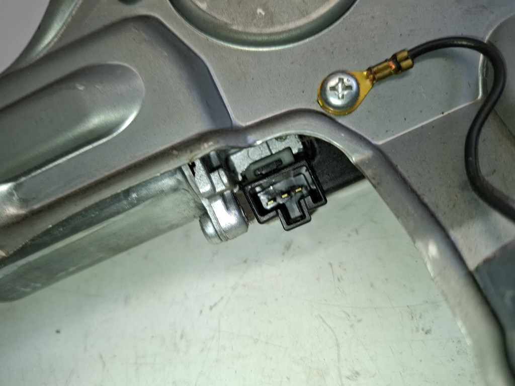 Daihatsu Terios (J200) hátsó ablaktörlõ motor 85130B4020 4. kép