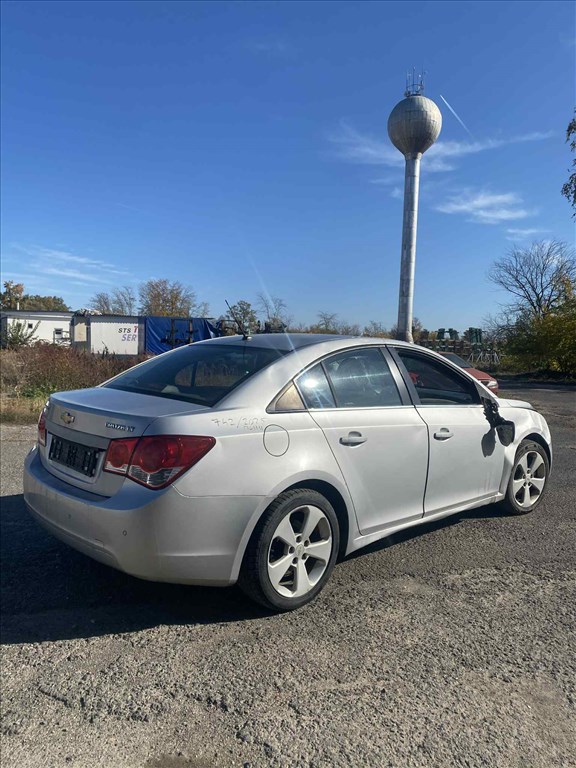 Chevrolet Cruze bontás Z20S1 motor, manuális váltó,sedan 3. kép