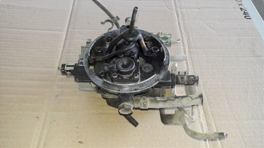 Suzuki Swift II 96-03 Központi Injektor Fej 13400-60E50 1. kép