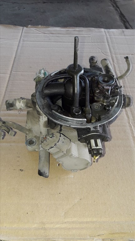 Suzuki Swift II 96-03 Központi Injektor Fej 13400-60E50 3. kép