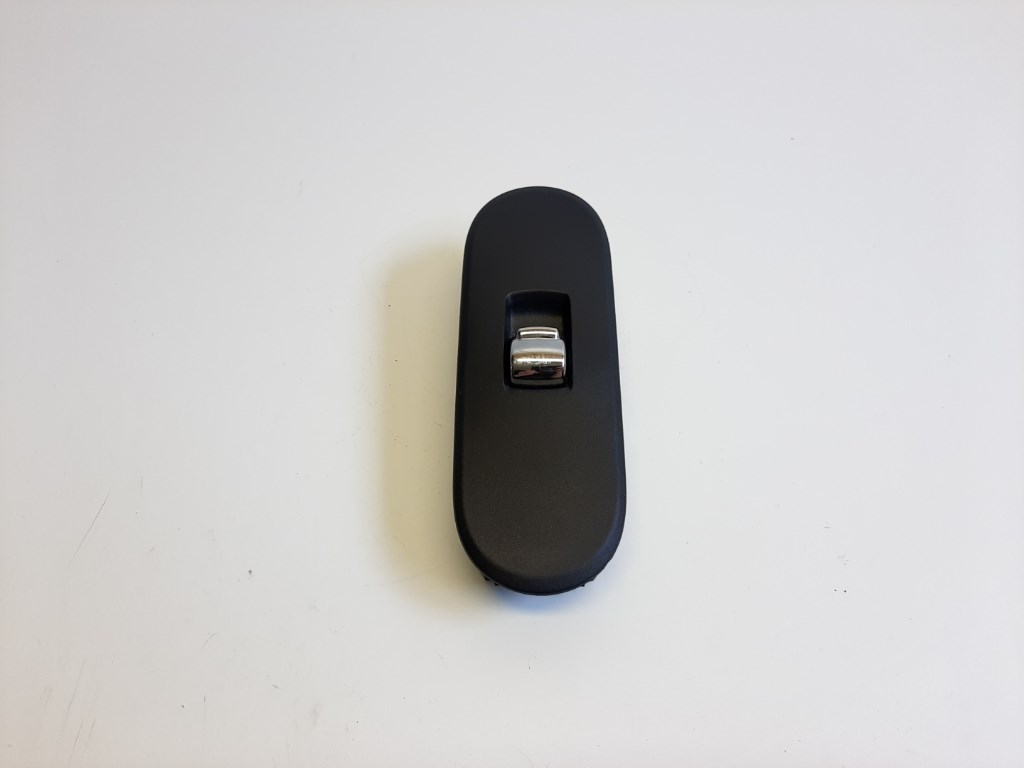 Mini cooper (F55/F56) jobb elsõ ablakemelõ kapcsoló 9294884 1. kép