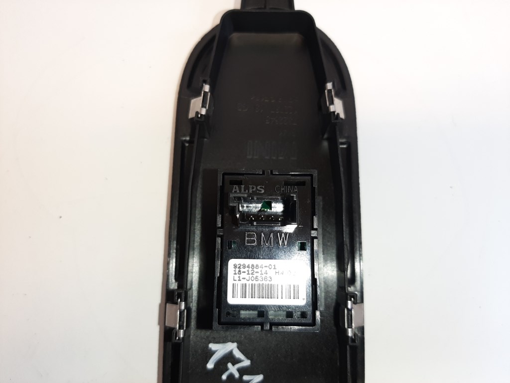 Mini cooper (F55/F56) jobb elsõ ablakemelõ kapcsoló 9294884 3. kép
