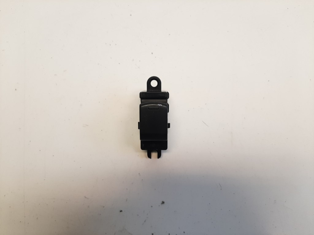 Nissan Note (E11) jobb elsõ ablakemelõ kapcsoló 1. kép