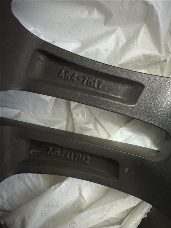  TEC Speedwheels 17" könyvfémfelni garnitúra, 215/65 Hankook téli gumival eladó 4. kép