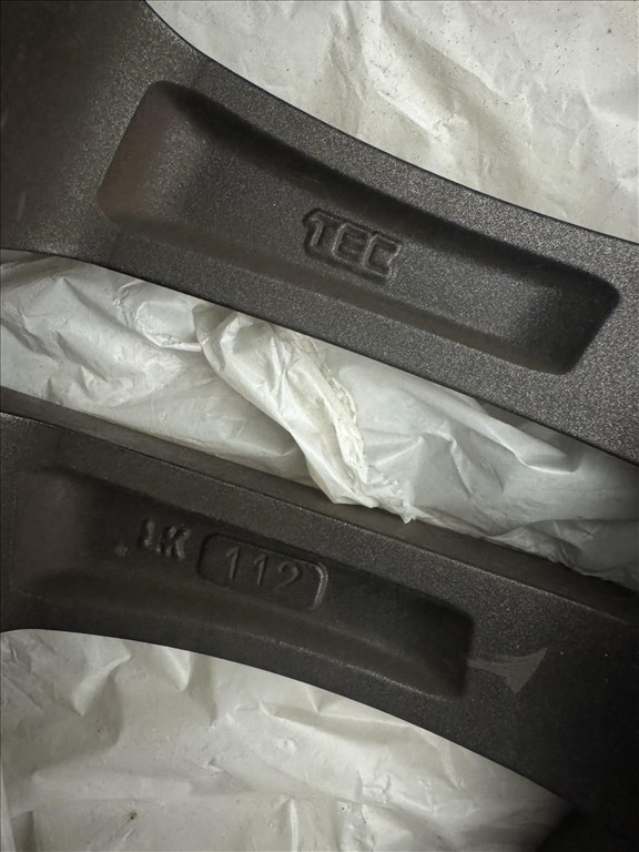  TEC Speedwheels 17" könyvfémfelni garnitúra, 215/65 Hankook téli gumival eladó 5. kép