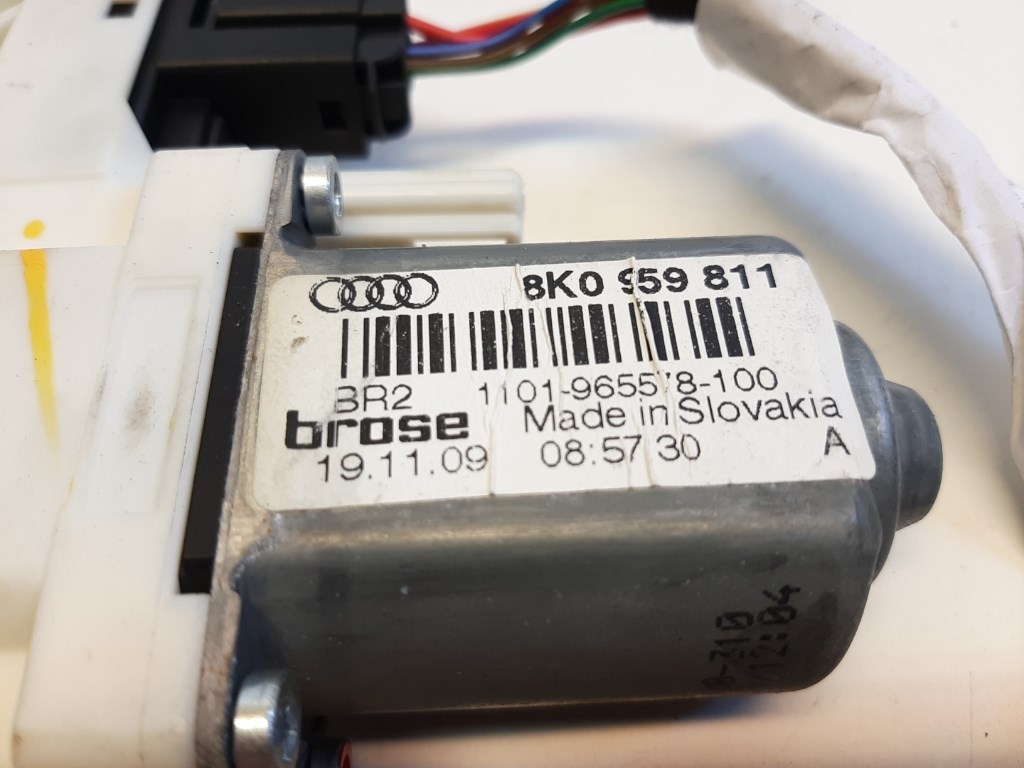 Skoda SUPERB (3T) bal hátsó ablakemelõ motor 8K0959811 3. kép