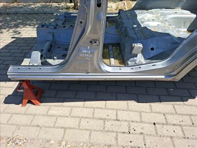 Suzuki Ignis bal küszöb