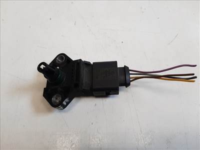 Volkswagen Golf VI (5K) szívócső nyomás érzékelő 038906051C 0281002401