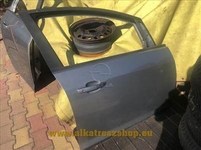 Opel Astra J jobb első ajtó. Ezüst