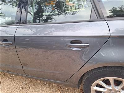 Audi A3 (8V) LX7R bal hátsó ajtó 