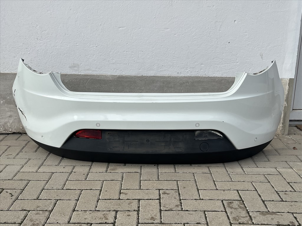 Fiat Bravo 1.4 16V 2007-14 hátsó lökháritó szenzorokkal lámpákkal 1. kép