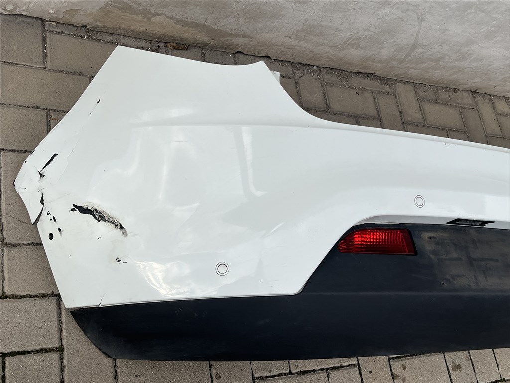 Fiat Bravo 1.4 16V 2007-14 hátsó lökháritó szenzorokkal lámpákkal 4. kép