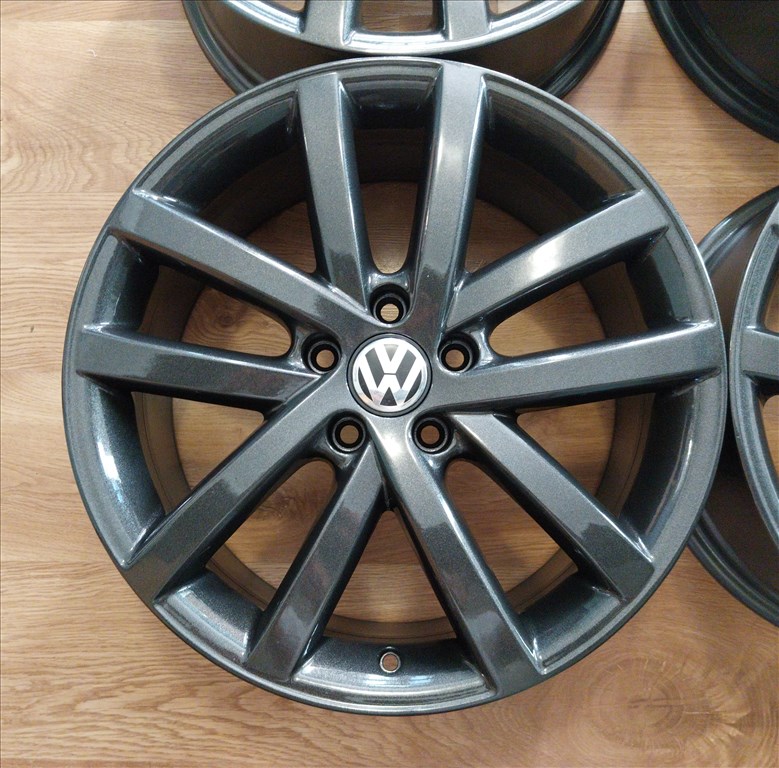 5x112 18" VW Golf GTI gyári (VANCOUVER) alufelni garnitúra 5. kép